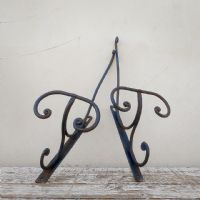 Appendiabiti da parete rurali italiani (2) vintage n�NaN di colore Ferro / blu