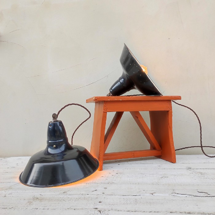 Passa il mouse sull'immagine per ingrandire Immagine dell'articolo Lampada industriale a sospensione Lampade (2) industriali a sospensioni francesi vintage D30 n.363