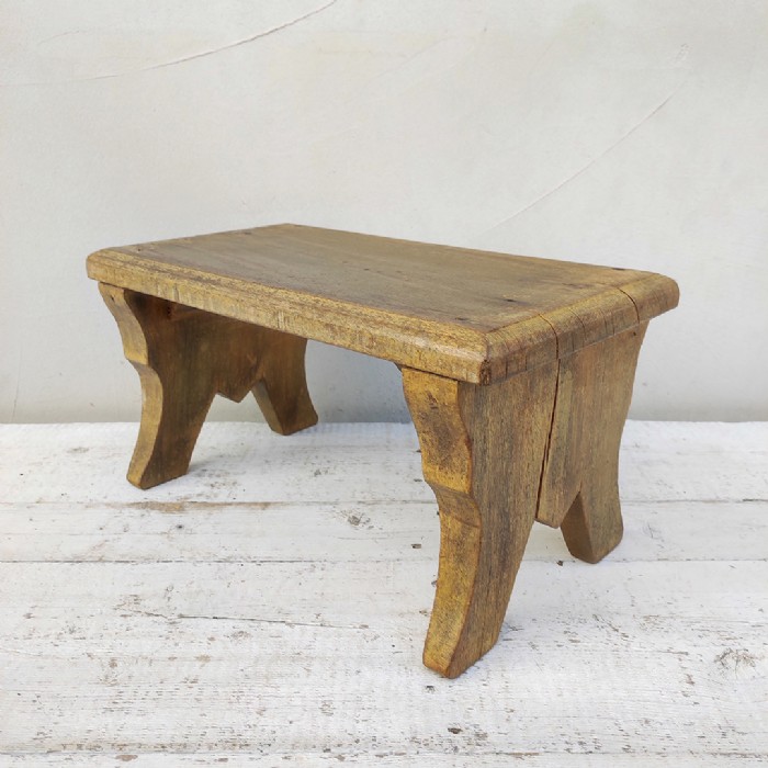 Passa il mouse sull'immagine per ingrandire Immagine dell'articolo Sgabello rurale vintage Sgabello rurale di campagna vintage n.380