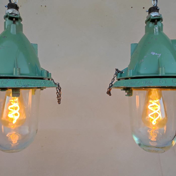 Immagine dell'articolo Lampada industriale a sospensione Lampada industriale bunker a sospensione vintage ex Unione Sovietica CCCP n.400