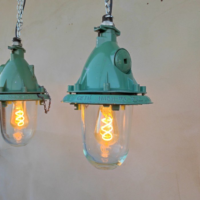 Immagine dell'articolo Lampada industriale a sospensione Lampada industriale bunker a sospensione vintage ex Unione Sovietica CCCP n.400