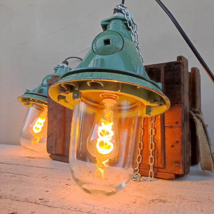Immagine dell'articolo Lampada industriale a sospensione Lampada industriale bunker a sospensione vintage ex Unione Sovietica CCCP n.400