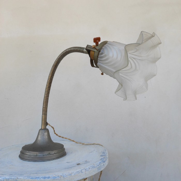 Passa il mouse sull'immagine per ingrandire Immagine dell'articolo Lampada da scrivania Lampada da scrivania Art-Deco Vintage n.450