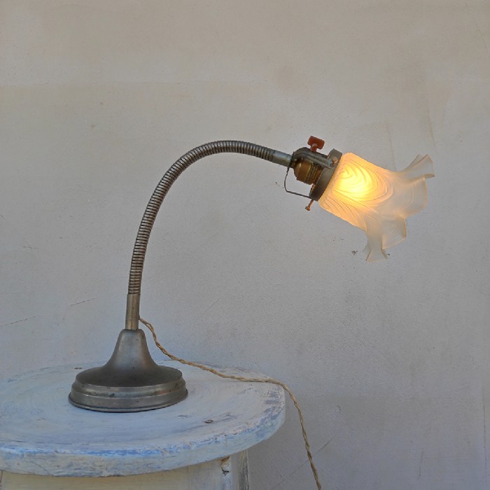 Passa il mouse sull'immagine per ingrandire Immagine dell'articolo Lampada da scrivania Lampada da scrivania Art-Deco Vintage n.450