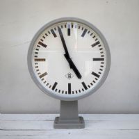 Miniatura dell'articolo Orologio industriale bifacciale TN quarzo vintage - Oggetto n.56