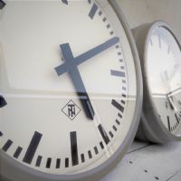 Miniatura dell'articolo Orologio industriale bifacciale TN quarzo vintage - Oggetto n.56