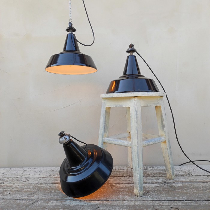 Passa il mouse sull'immagine per ingrandire Lampada industriale a sospensione italiana vintage D30 - foto 5