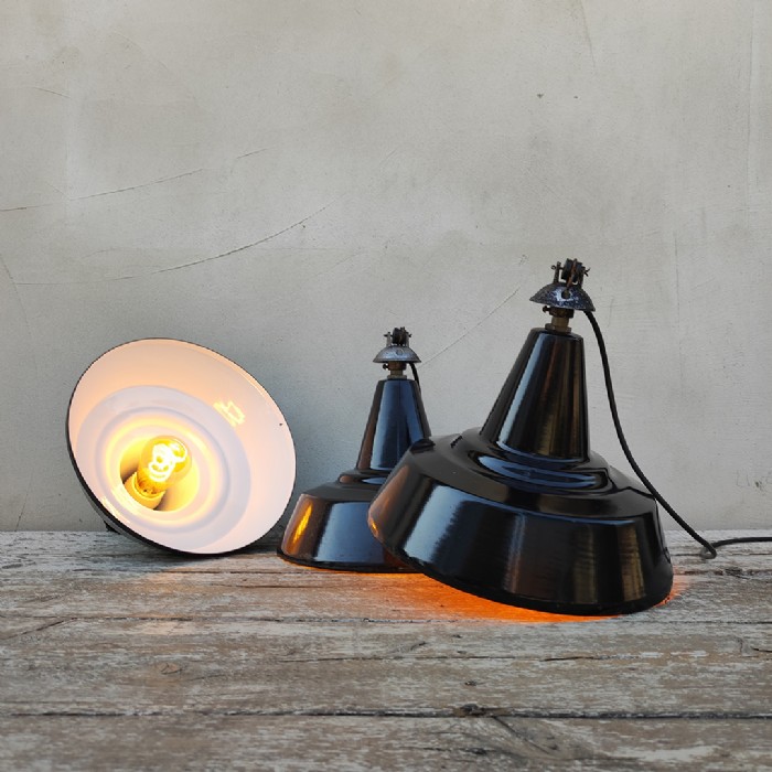 Passa il mouse sull'immagine per ingrandire Lampada industriale a sospensione italiana vintage D30 - foto 8