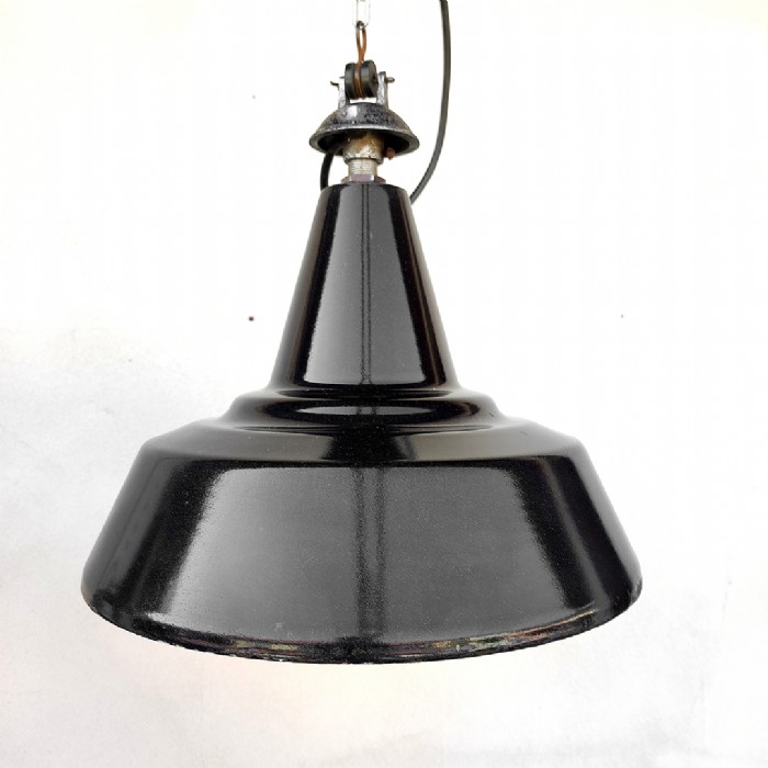Passa il mouse sull'immagine per ingrandire Lampada industriale a sospensione italiana vintage D30 - foto 1