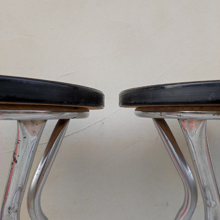 Immagine dell'articolo Sgabello di modernariato Sgabello di modernariato vintage n.432