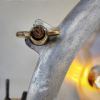 Miniatura dell'articolo Faro industriale con treppiede in legno vintage - Oggetto n.12